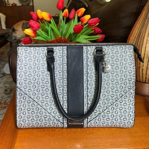 Guess Purse/Tote Bag - Picture 2 of 14